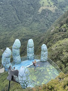 LA MANO DE LA PACHAMAMA in Banos, ecuador
