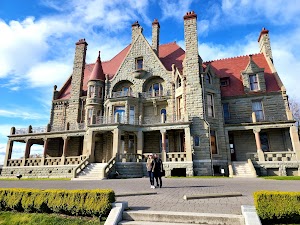 Craigdarroch Castle in Oak bay, canada