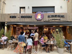 LE PAPAYA in Hyères, france