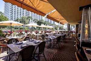 Porterhouse Music bar & Restaurant in Sunny isles beach, united states