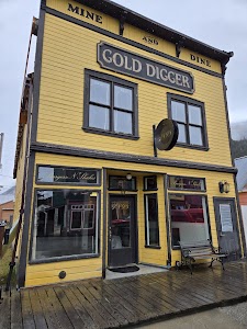 1898 Burgers N Shakes in Skagway, united states