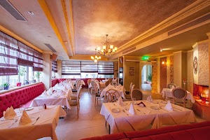 Simfonia Restaurant in Căciulata, romania