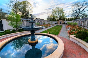 Paine Art Center & Gardens in Oshkosh, united states