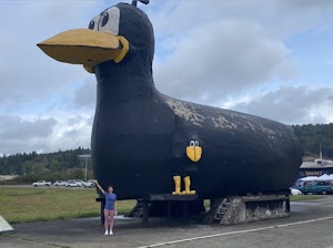 Yard Birds Statue in Grand mound, united states
