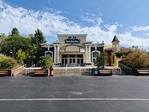 Hometown Square in Gurnee, united states