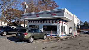 KC's Classic Burger Bar in Attleboro, united states