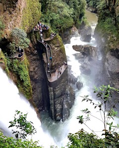 CASCADA EL PAILÓN in Banos, ecuador
