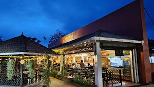 WMO Qatar Bakery & Restaurant in Padinjarathara, india