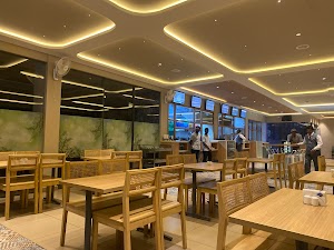 Mathai’s Restocafe in Padinjarathara, india