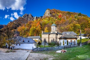 Stânișoara Monastery in Căciulata, romania